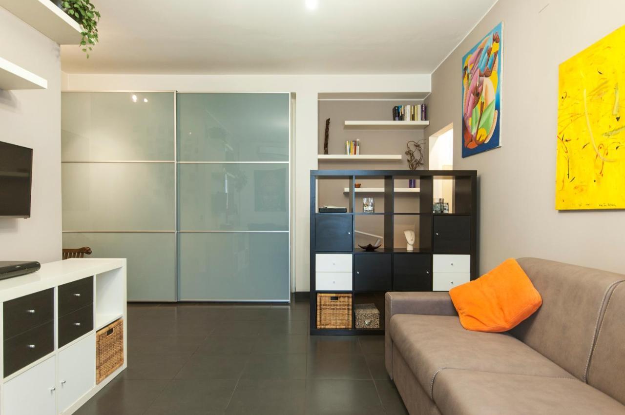 High Rise Studio Flat Near Metro Stop Милано Екстериор снимка