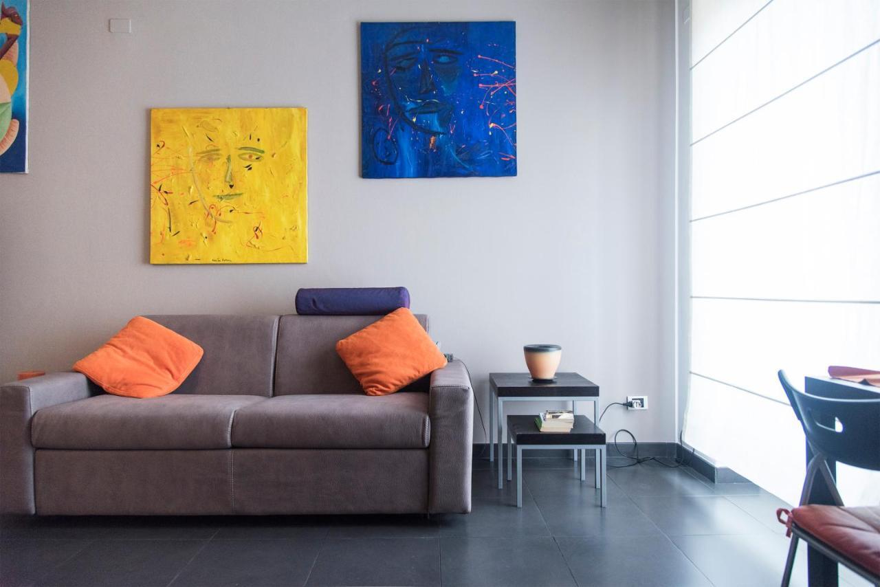 High Rise Studio Flat Near Metro Stop Милано Екстериор снимка