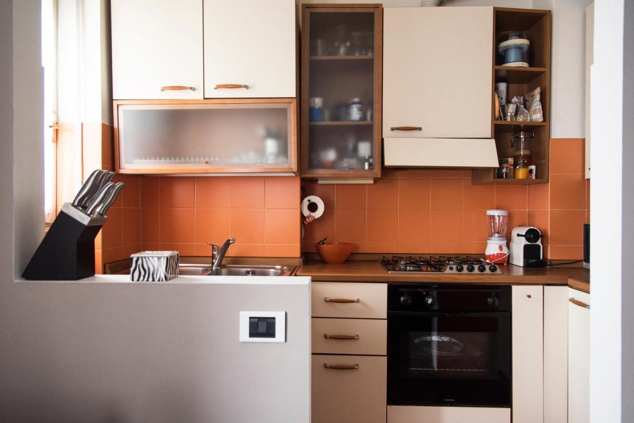 High Rise Studio Flat Near Metro Stop Милано Екстериор снимка