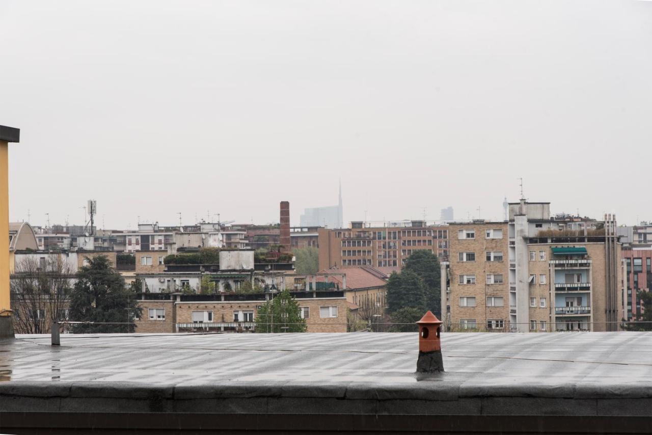High Rise Studio Flat Near Metro Stop Милано Екстериор снимка