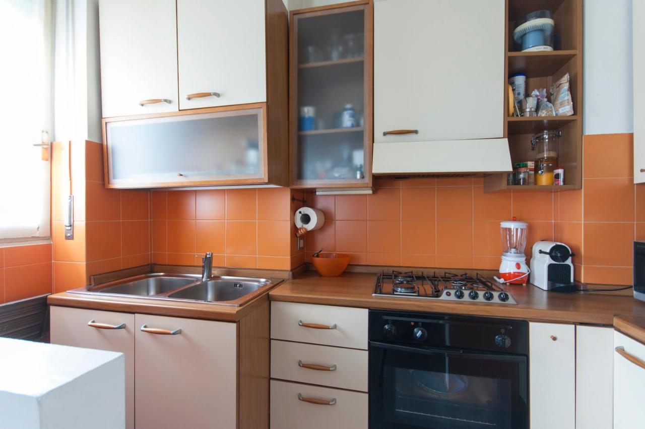 High Rise Studio Flat Near Metro Stop Милано Екстериор снимка