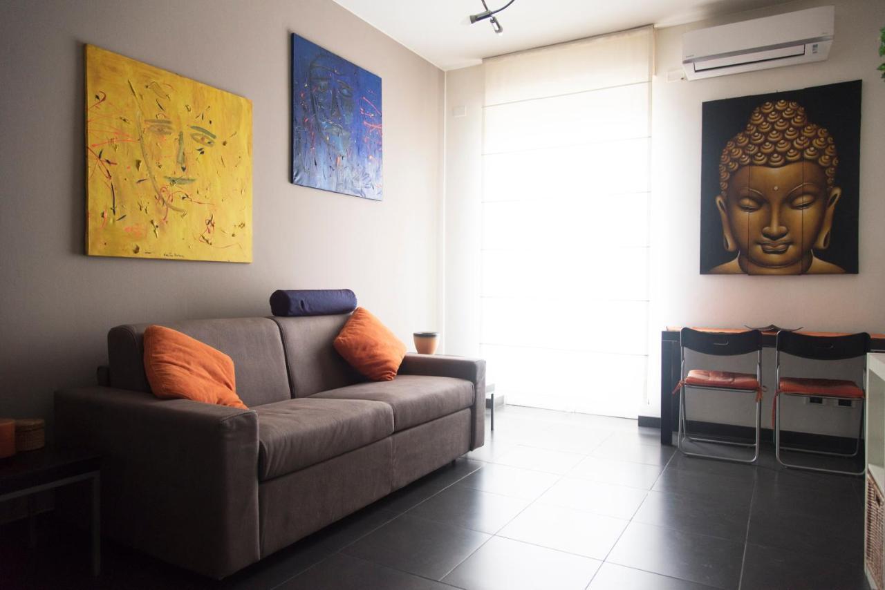 High Rise Studio Flat Near Metro Stop Милано Екстериор снимка